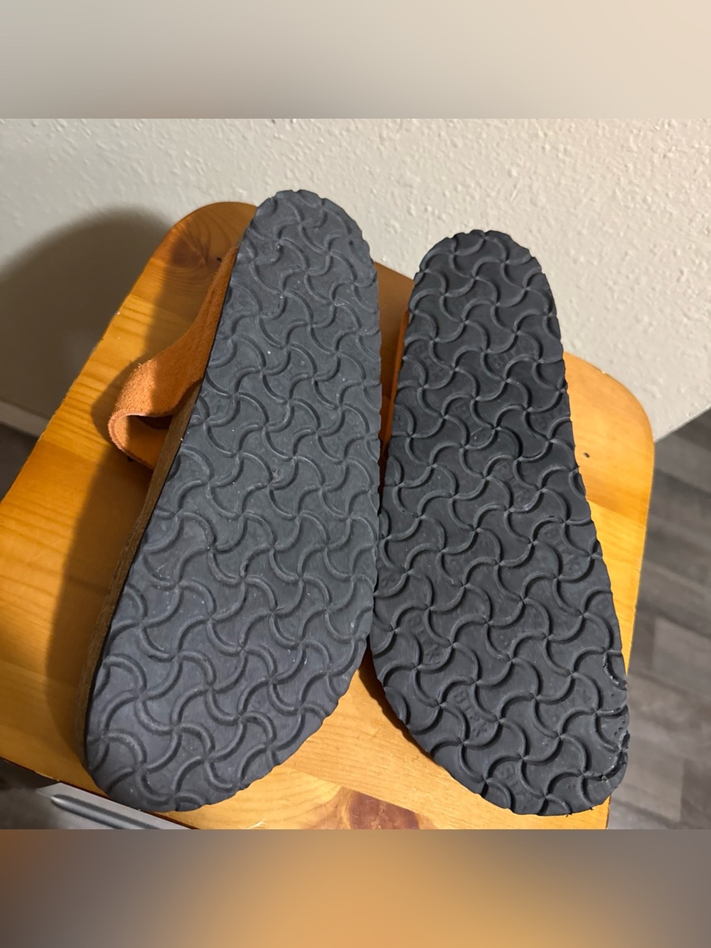 Birkenstock Tangerine Suede Toe-Post Sandals - Picture 4 of 7
